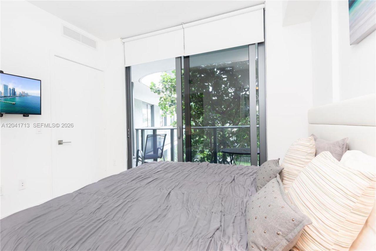 121 NE 34th St , Unit 814, Miami, FL 33137 Photo