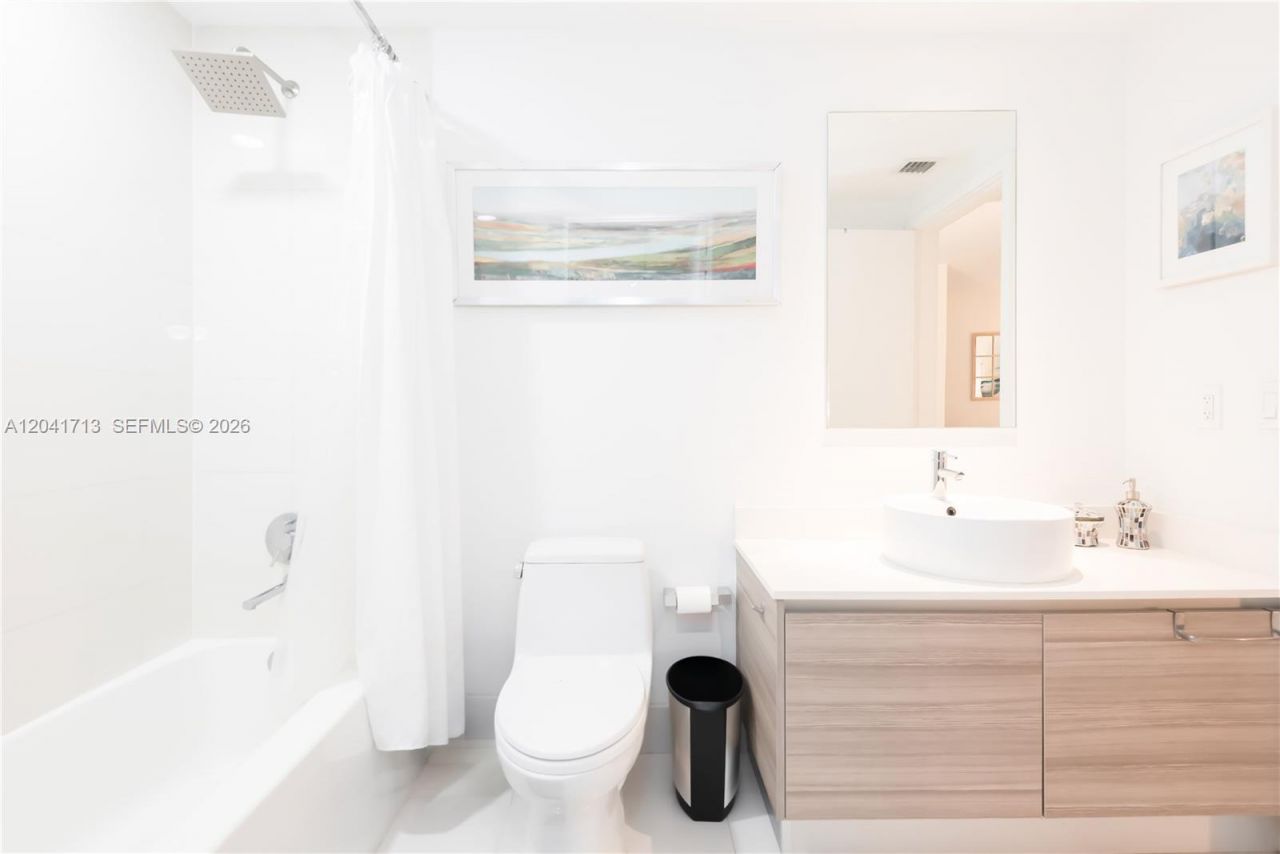 121 NE 34th St , Unit 814, Miami, FL 33137 Photo
