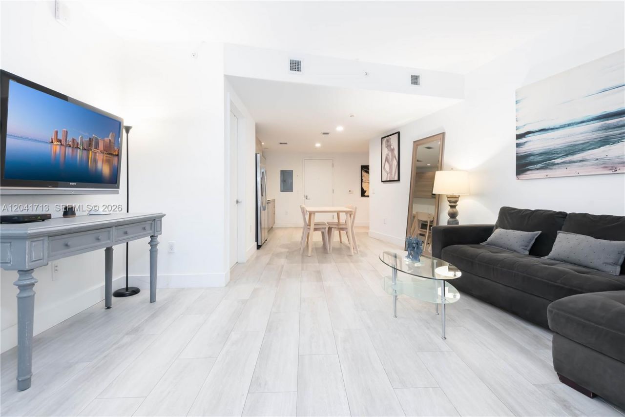 121 NE 34th St , Unit 814, Miami, FL 33137 Photo