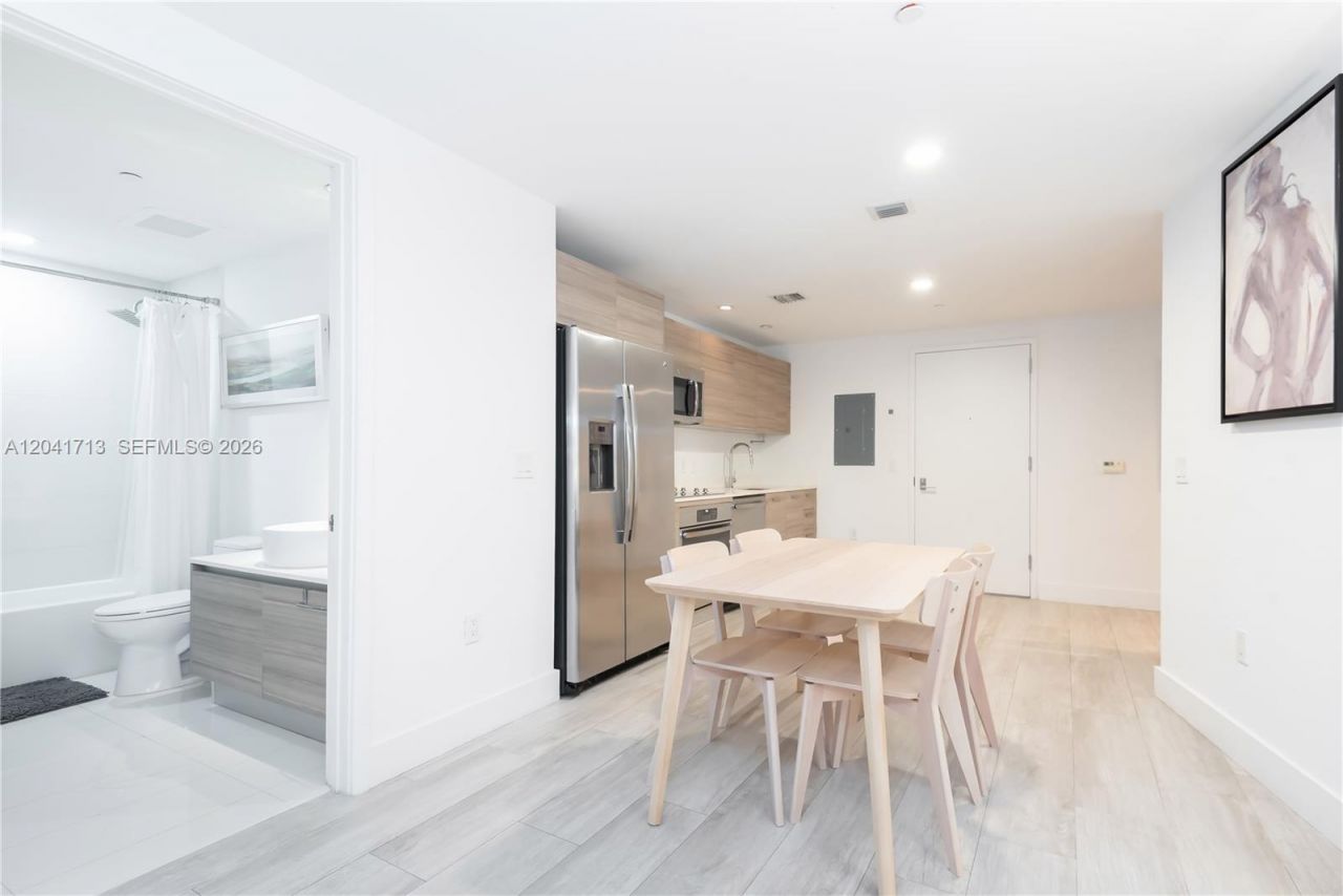 121 NE 34th St , Unit 814, Miami, FL 33137 Photo