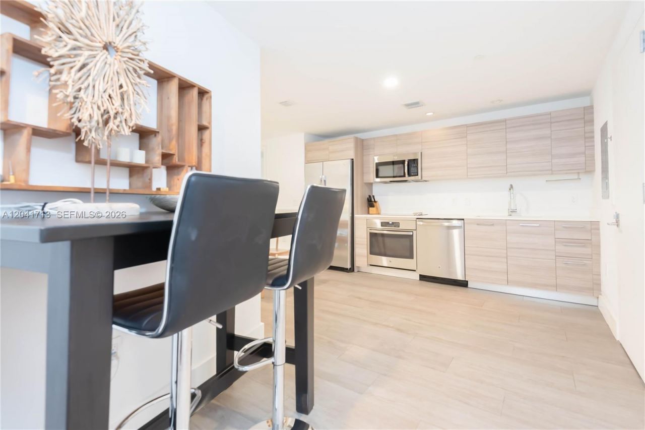 121 NE 34th St , Unit 814, Miami, FL 33137 Photo