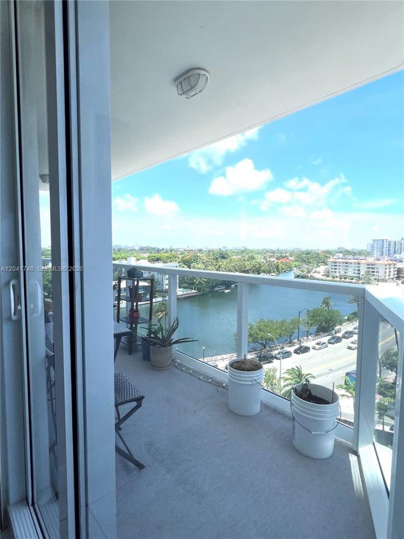2401 Collins Ave , Unit 1009, Miami Beach, FL 33140 Photo
