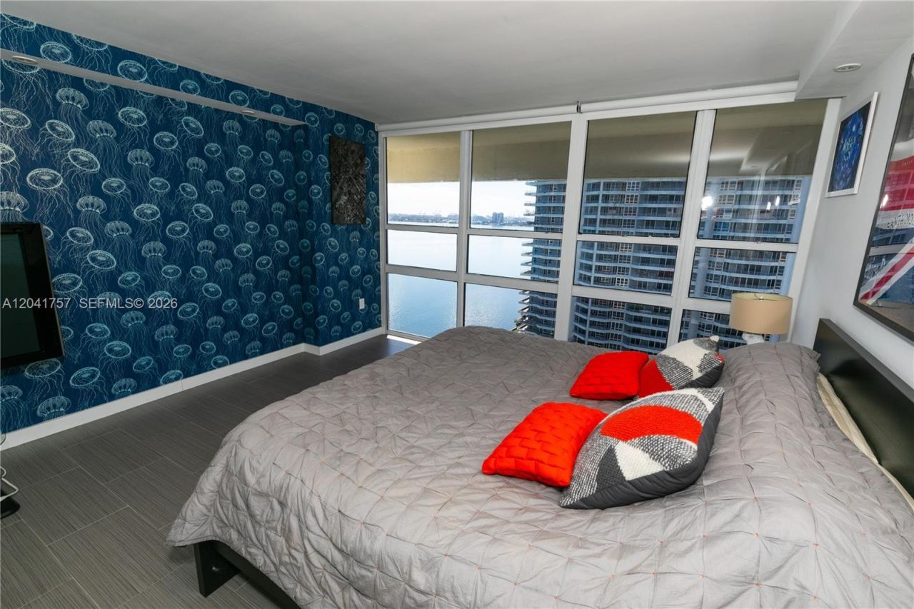 600 NE 36th St, Unit PH3, Miami, FL 33137 Photo
