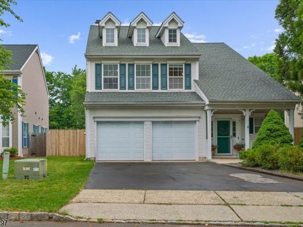 8 Cottage Pl, Branchburg, NJ 08876