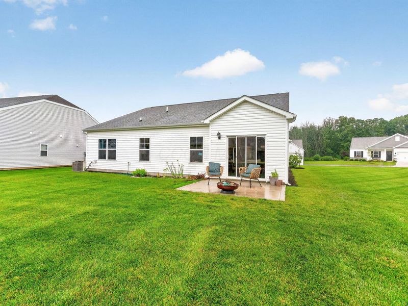 327 Mannaseh Drive W, Granville, OH 43023 Photo 3