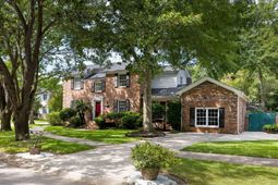 1067 Loyalist Lane photo 4