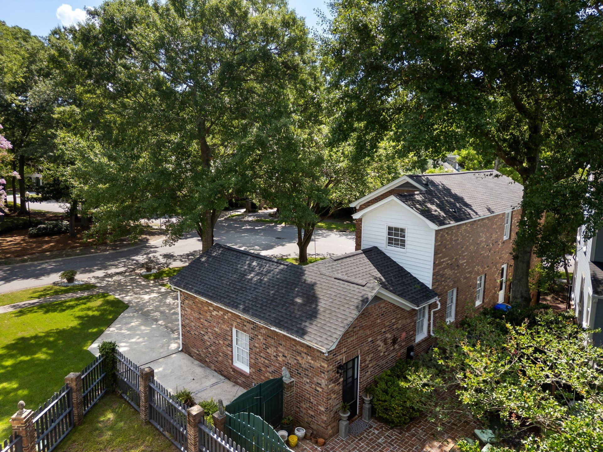 1067 Loyalist Lane Photo 27