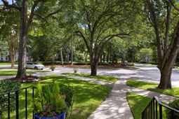1067 Loyalist Lane photo 4