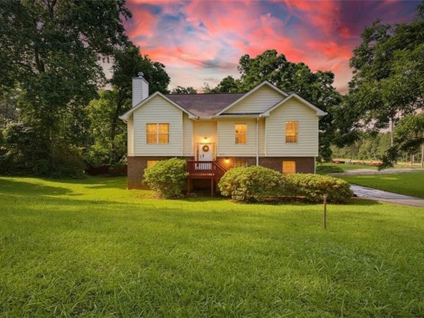 3405 Ravenwood Drive, Atlanta, GA 30349