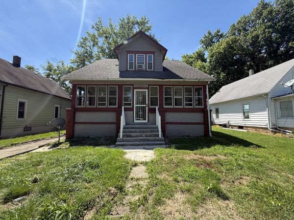 1355 S 7th Avenue , Kankakee, IL 60901