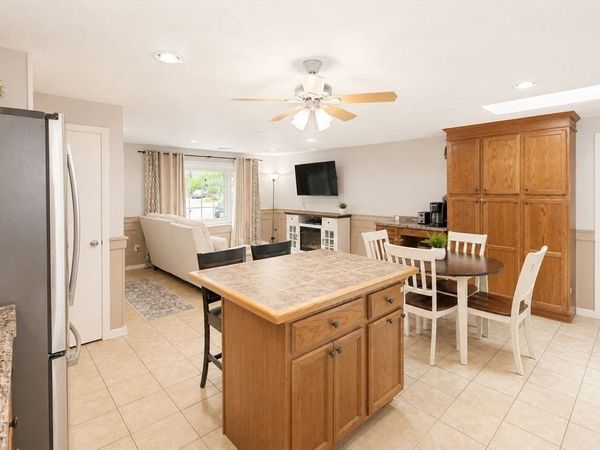 8 Naushon Rd, Wareham, MA 02576