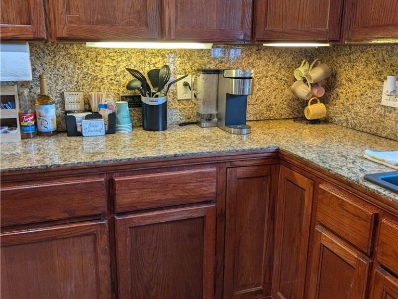 5975 Glenway Drive, Unit A, Brook Park, OH 44142 Photo 4
