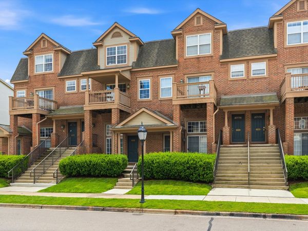 2794 Barclay Way, Ann Arbor, MI 48105