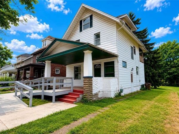 688 S Oakland Ave , Sharon, PA 16146