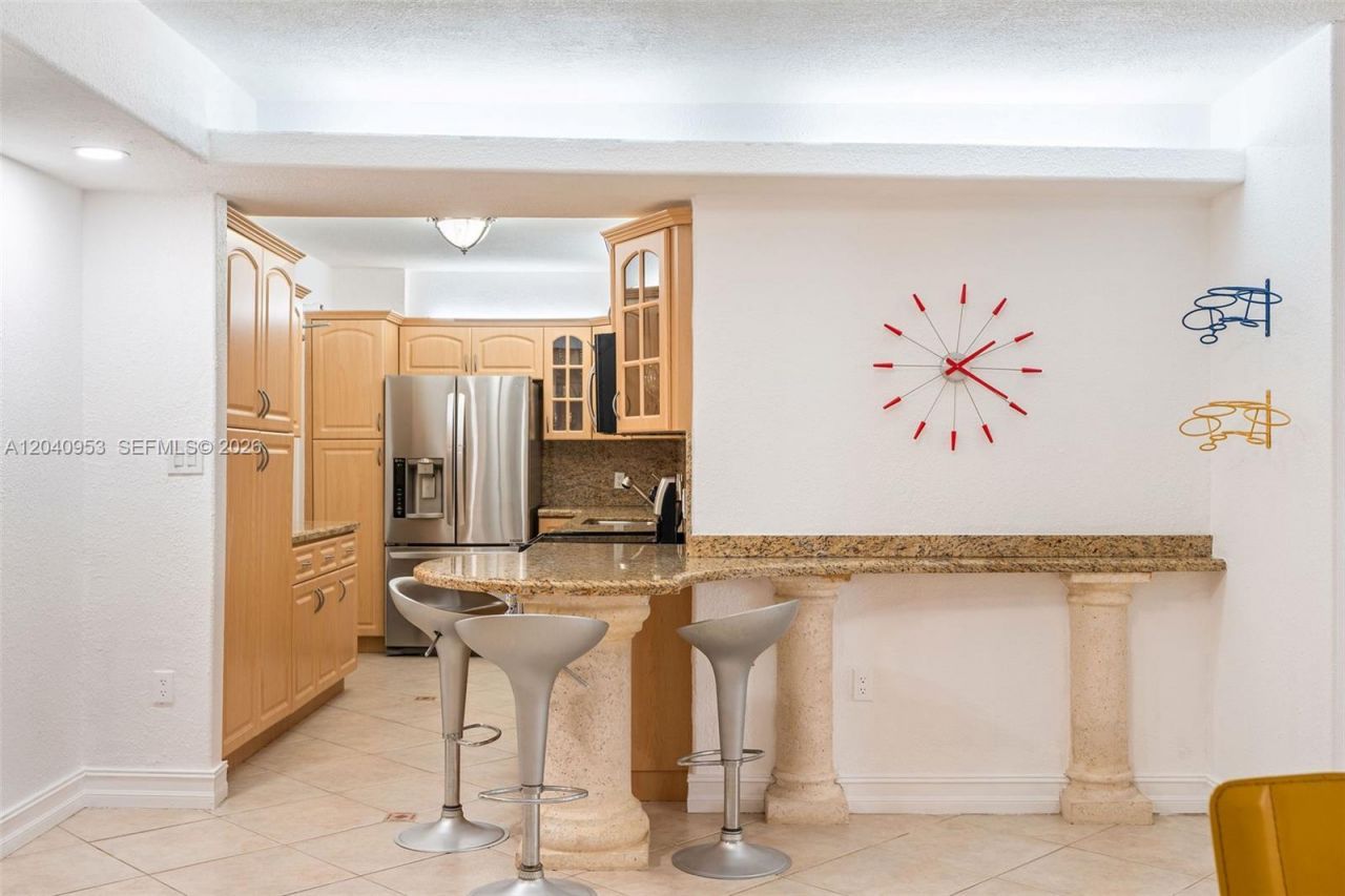 10185 Collins Ave , Unit 521, Bal Harbour, FL 33154 Photo