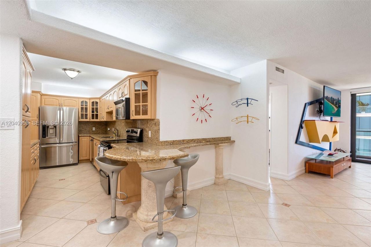 10185 Collins Ave , Unit 521, Bal Harbour, FL 33154 Photo