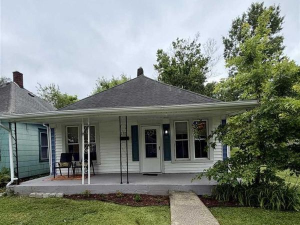2121 Elm St, Terre Haute, IN 47805