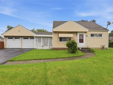 512 Huth Road , Buffalo, NY 14225