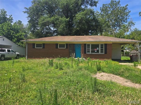 905 S Prairie St , Sikeston, MO 63801