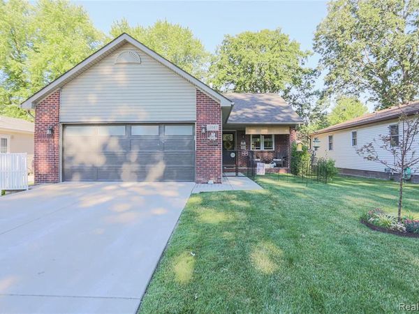 39567 Macomber Street, Harrison Twp, MI 48045
