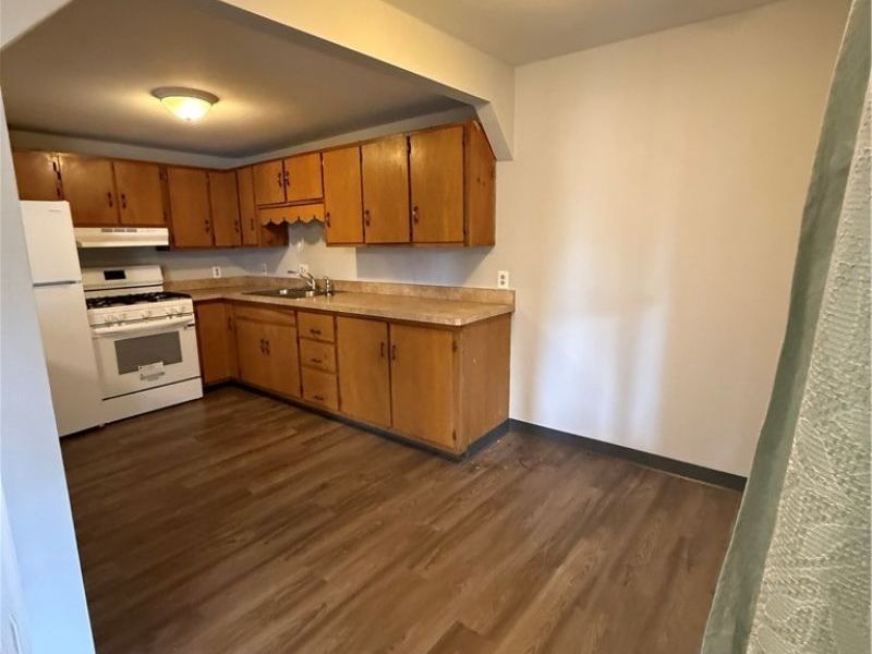 39 W 2nd Street, Unit B, Frazeysburg, OH 43822 Photo 3
