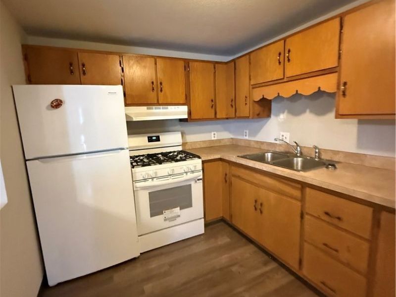 39 W 2nd Street, Unit B, Frazeysburg, OH 43822 Photo 4