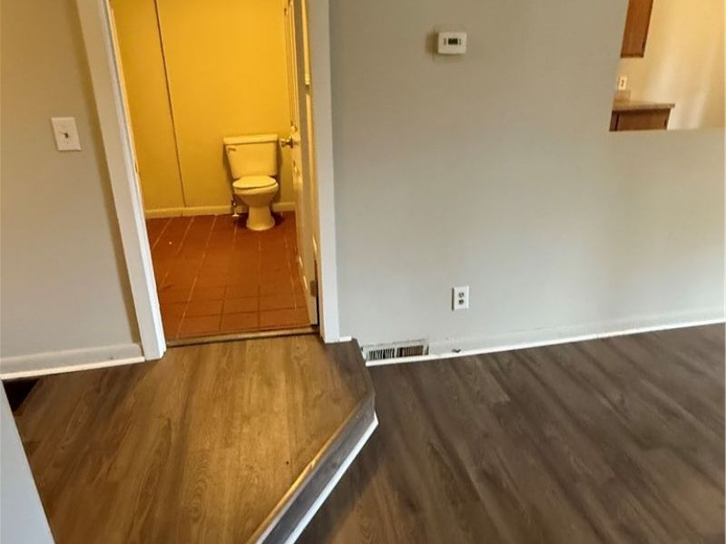 39 W 2nd Street, Unit B, Frazeysburg, OH 43822 Photo 6