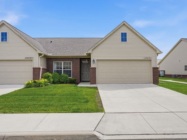 24091 Hemlock Drive, Unit 47, Flat Rock, MI 48134