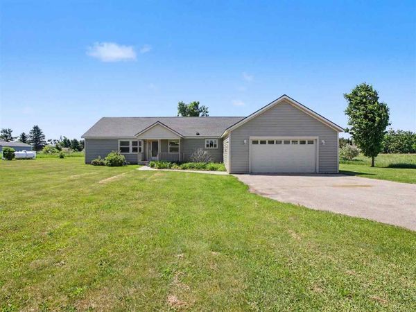 5076 Horseshoe Trail, Petoskey, MI 49770