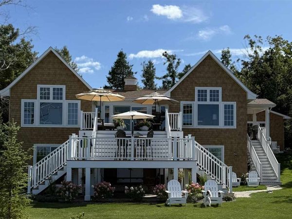 7585 Nine Mile Point Dr, Charlevoix, MI 49720
