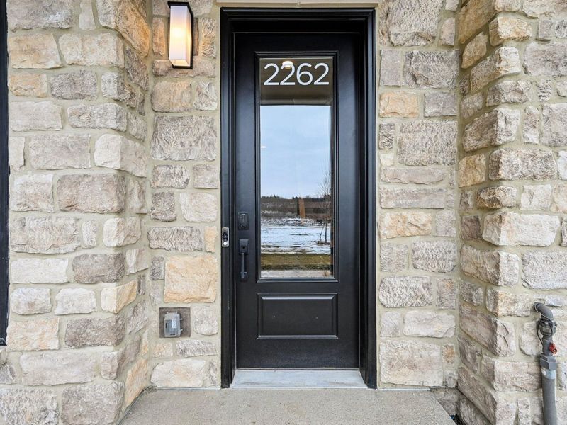 2262 Quarry Trails Drive , Columbus, OH 43228 Photo 1
