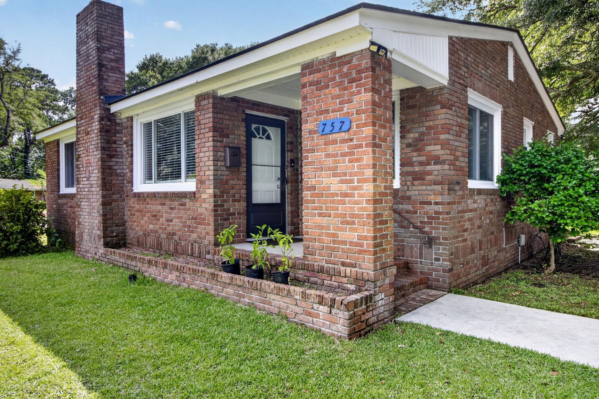 757 Longfellow Road Photo 4