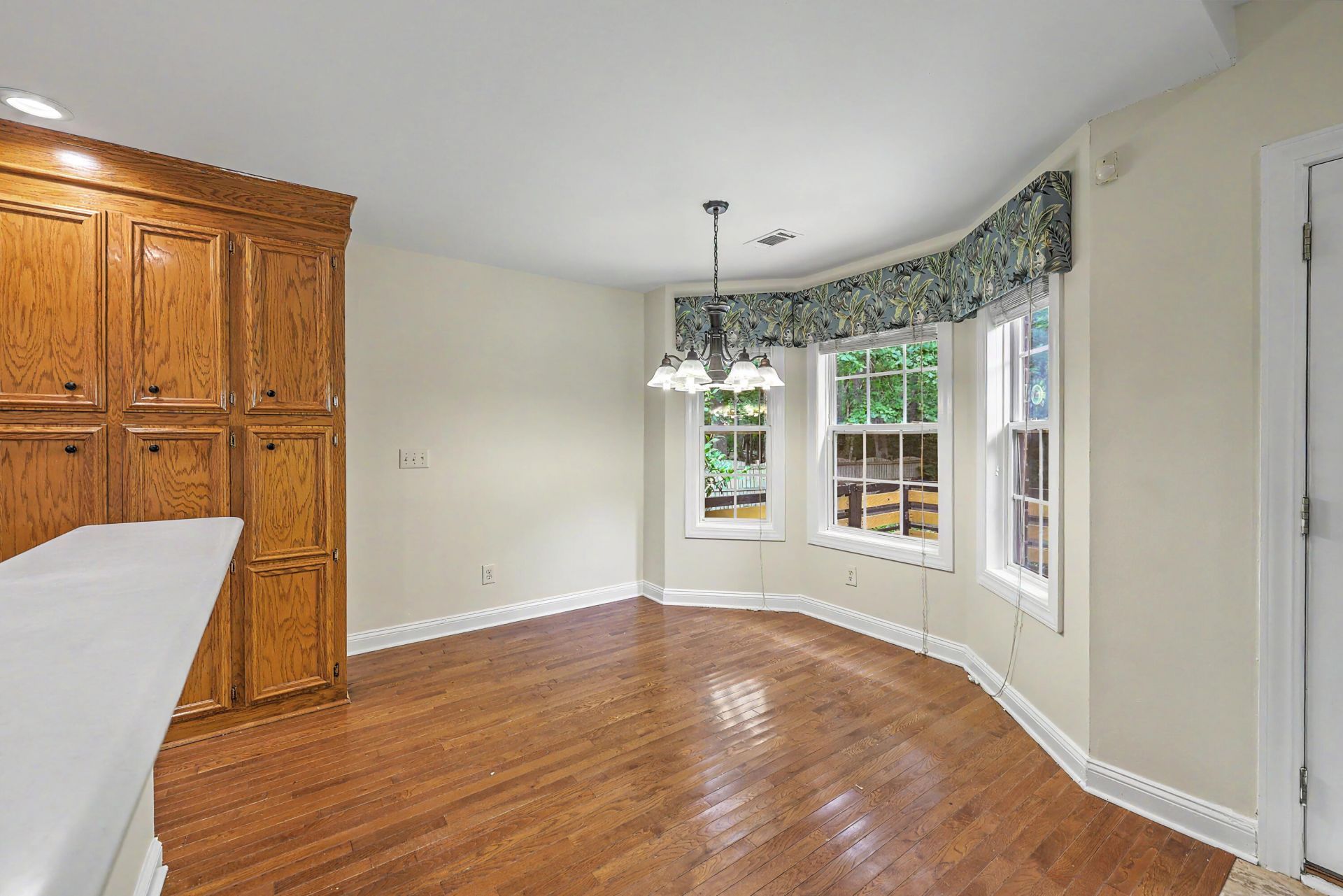 8708 Alexandria Drive Photo 16