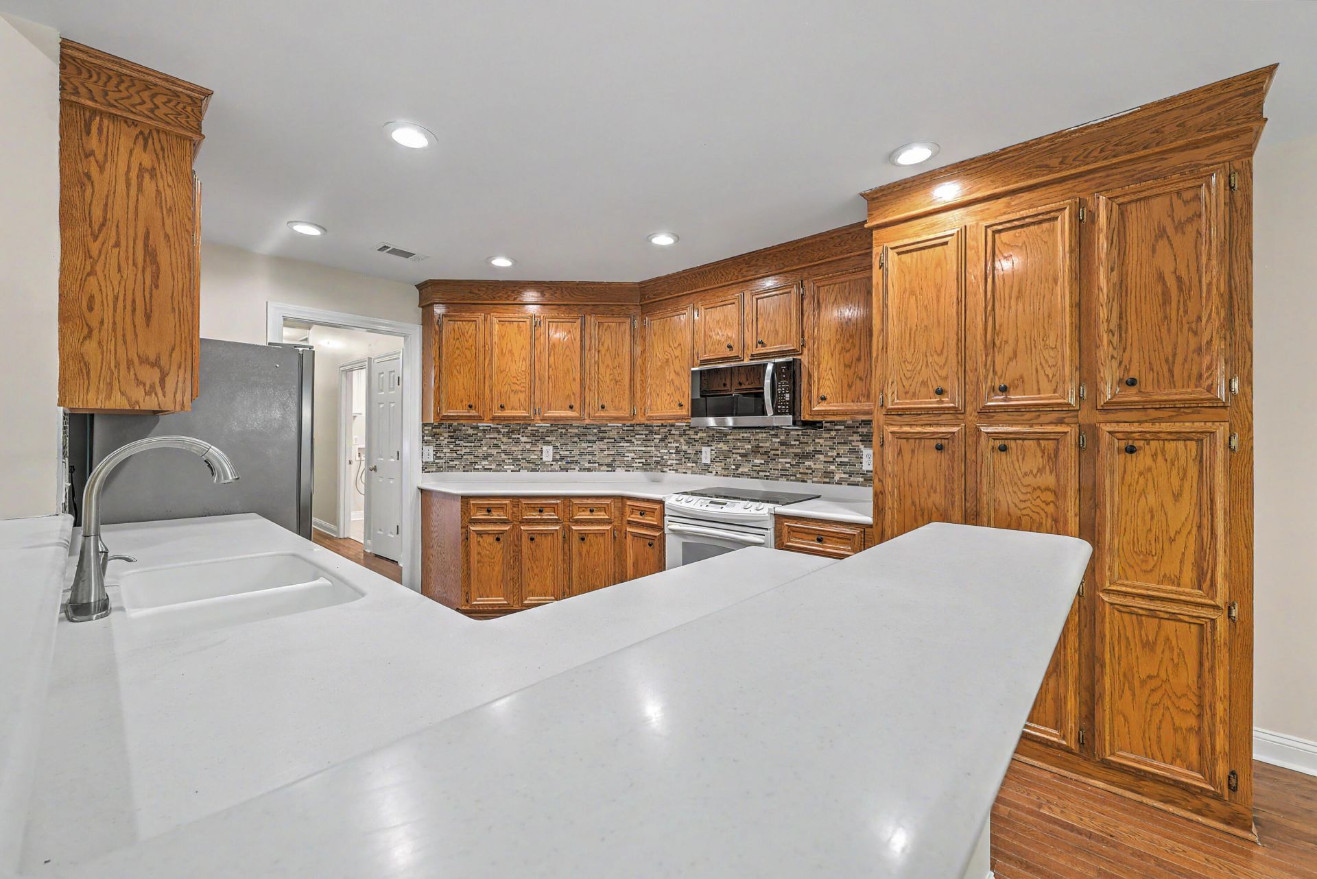 8708 Alexandria Drive Photo 21