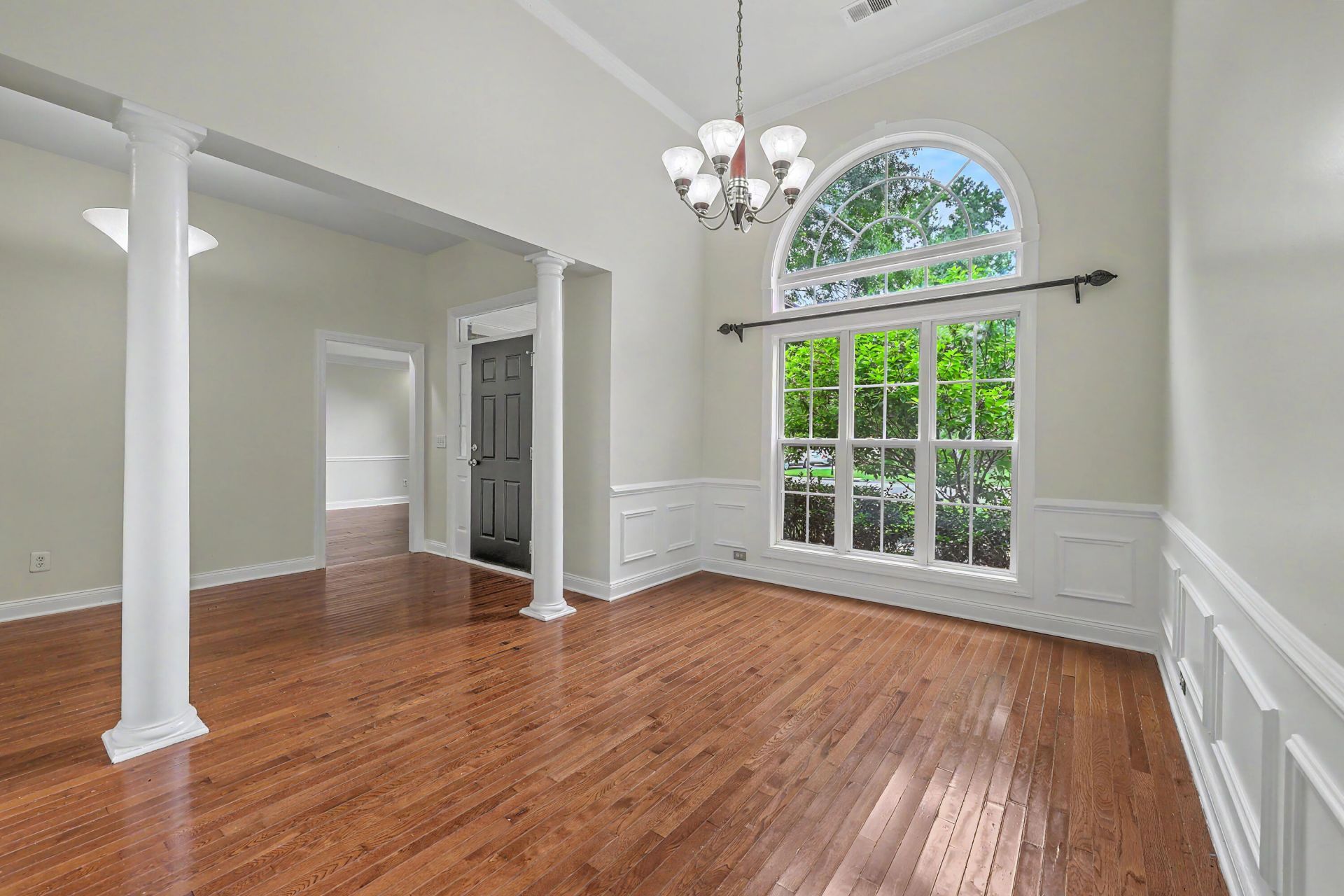 8708 Alexandria Drive Photo 24