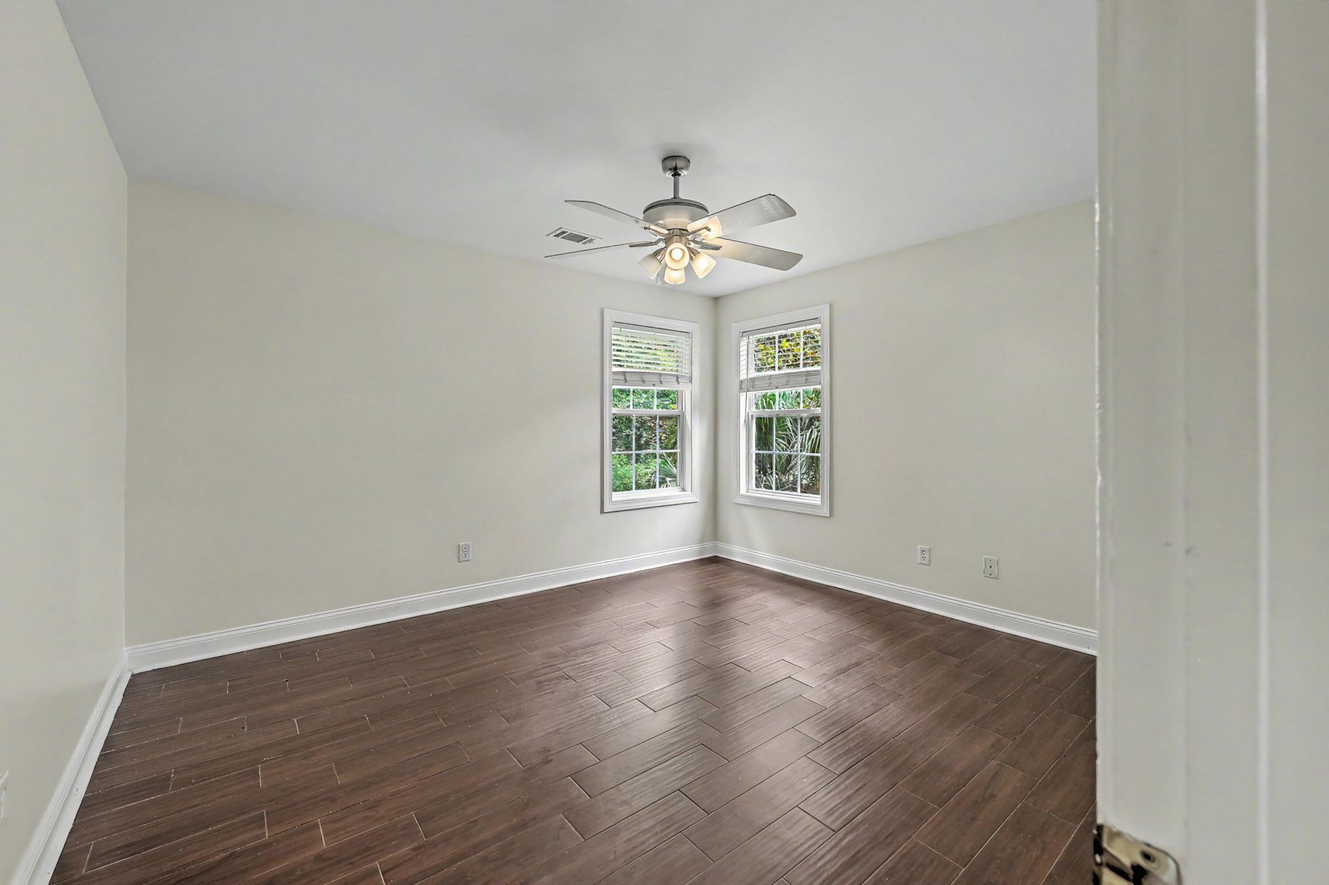 8708 Alexandria Drive Photo 29