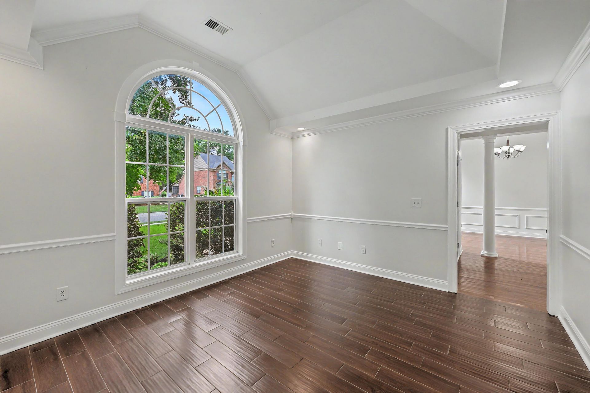 8708 Alexandria Drive Photo 5