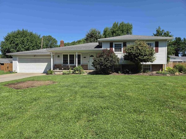 310 Eastgate Drive, Vincennes, IN 47591