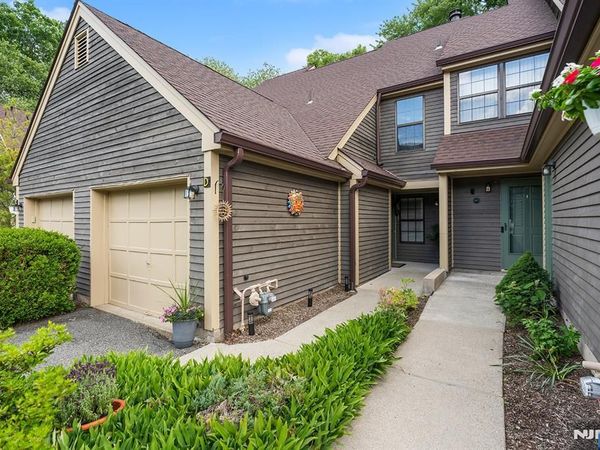 6 New Bedford Road D, Unit D, WEST MILFORD, NJ 07480