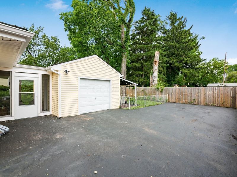 3808 Maize Road, Columbus, OH 43224 Photo 22