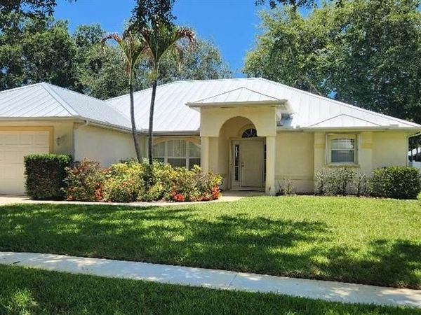 8253 Sandpine Circle, Port St Lucie, FL 34952