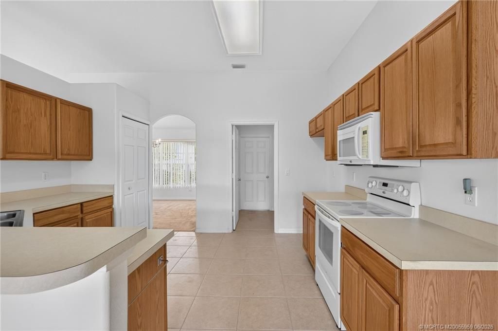 8253 Sandpine Circle, Port Saint Lucie, FL 34952 Photo