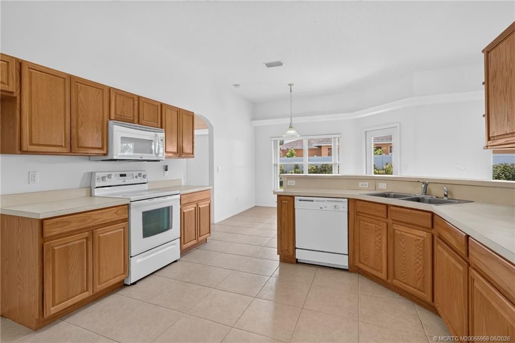 8253 Sandpine Circle, Port Saint Lucie, FL 34952 Photo