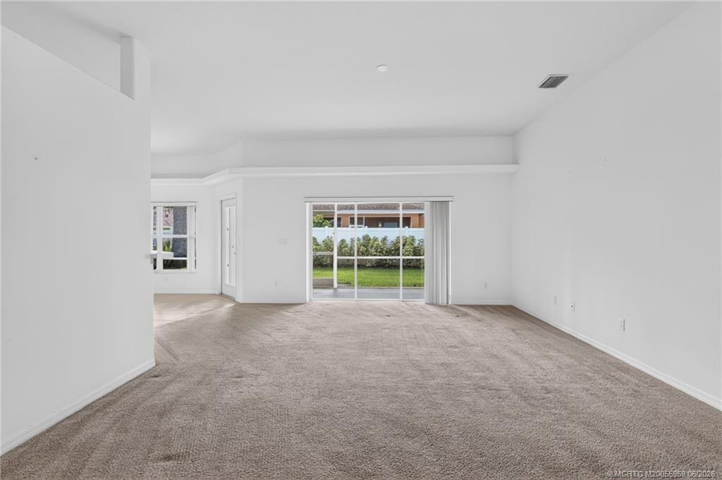 8253 Sandpine Circle, Port Saint Lucie, FL 34952 Photo