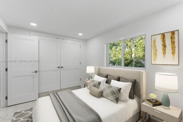 291 E Shore Dr E, Miami, FL 33133 Photo