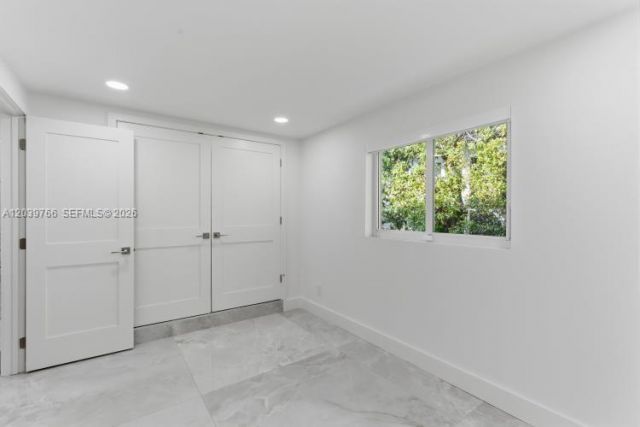 291 E Shore Dr E, Miami, FL 33133 Photo