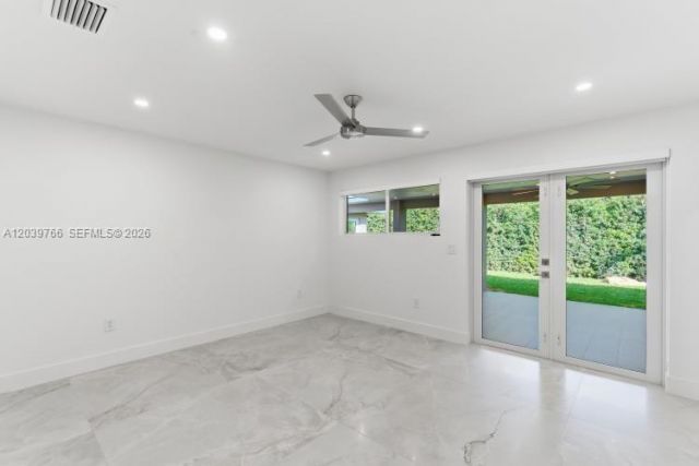 291 E Shore Dr E, Miami, FL 33133 Photo