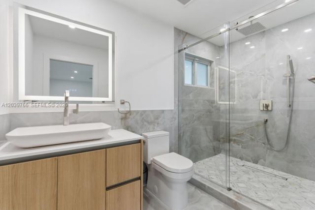 291 E Shore Dr E, Miami, FL 33133 Photo