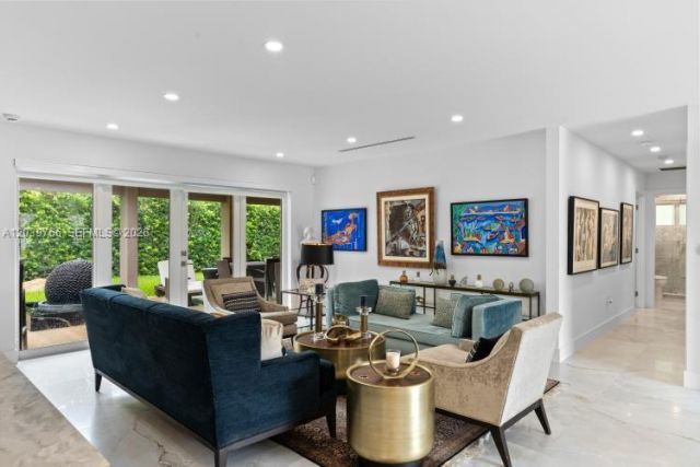 291 E Shore Dr E, Miami, FL 33133 Photo