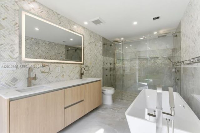 291 E Shore Dr E, Miami, FL 33133 Photo